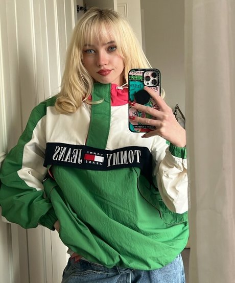 Lola Clark star nude image