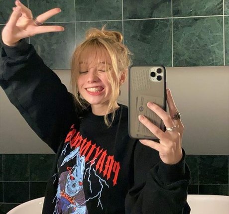 Lola Clark star free pics