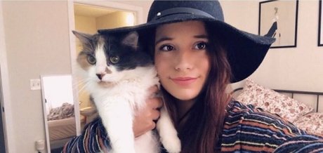 luckywithlola beautiful actress pics