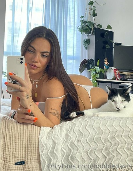 bobbiedavis erotic model pic