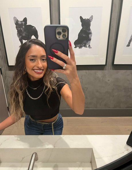 thaliapagan pretty model pic