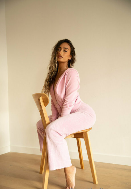 thaliapagan star hot images