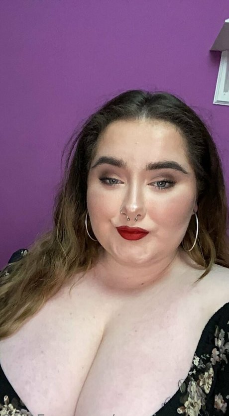 growing piggy1305 sex model pic