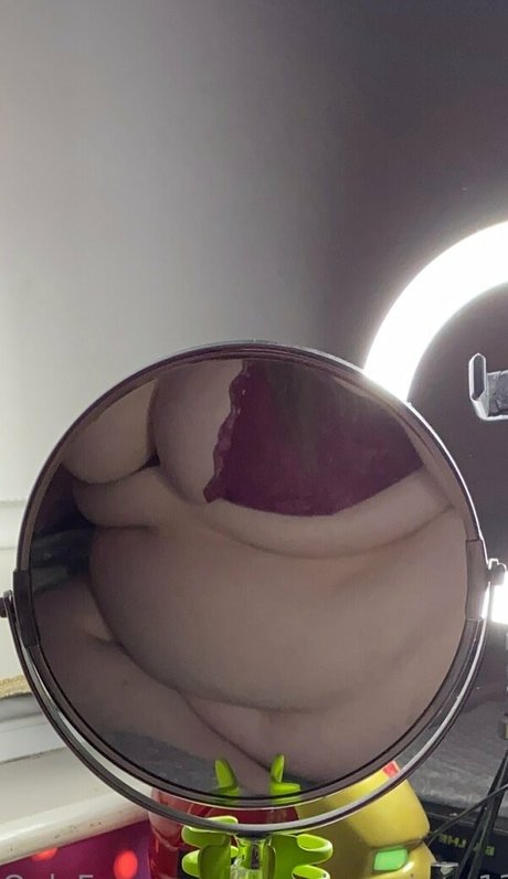 growing piggy1305 model pornographic image