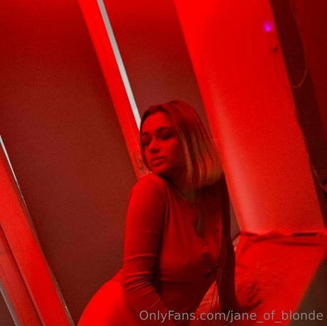 jane of blonde model art img