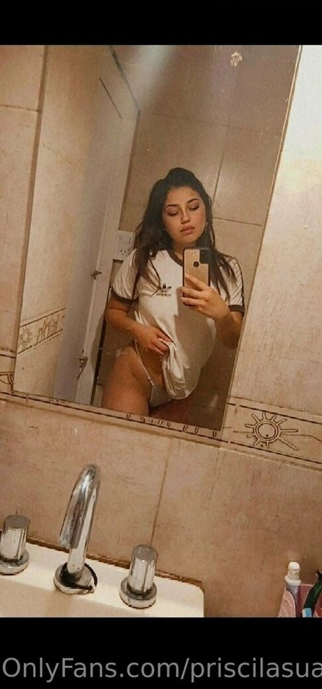 prisuarezx model nude archive