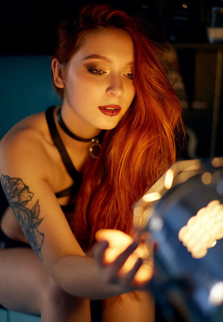 roskosh adult actress picture