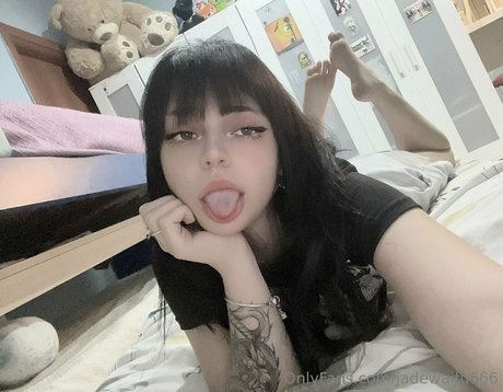 jadewaifu666 model top pictures