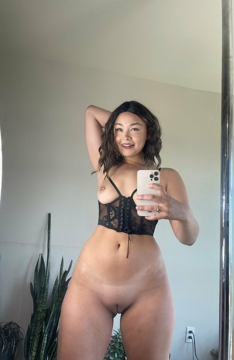 Nariluvsu hot actress photo