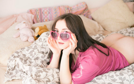 sweet sere erotic actress pictures