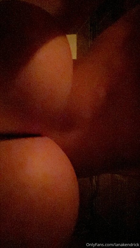 lanakendrick naked star image