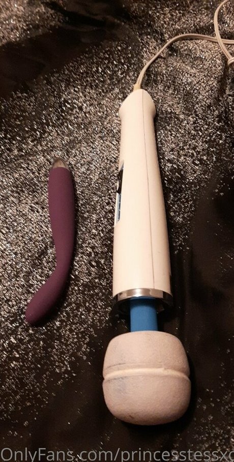 princesstessxoxo naked star img