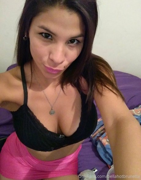 bellahotbrunette erotic pornstar image
