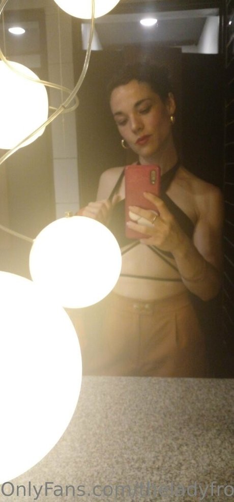 theladyfromshanghai model nice photo