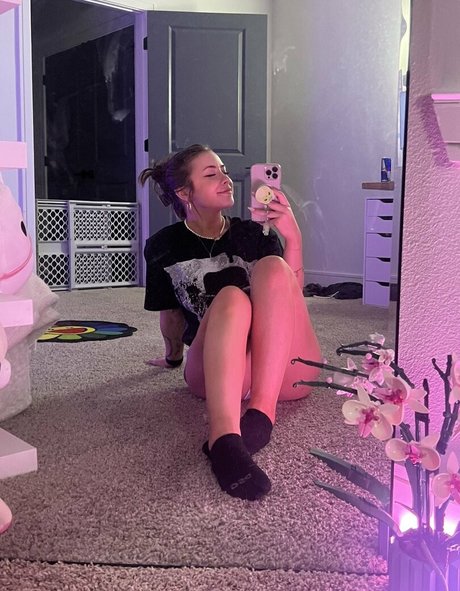 GXR Shorty pornographic star pic