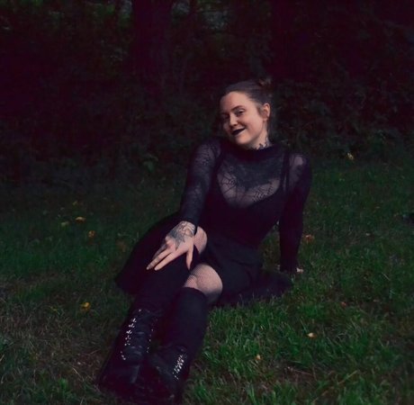 LoveLaurenn model nude galleries