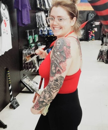 LoveLaurenn free pornstar image