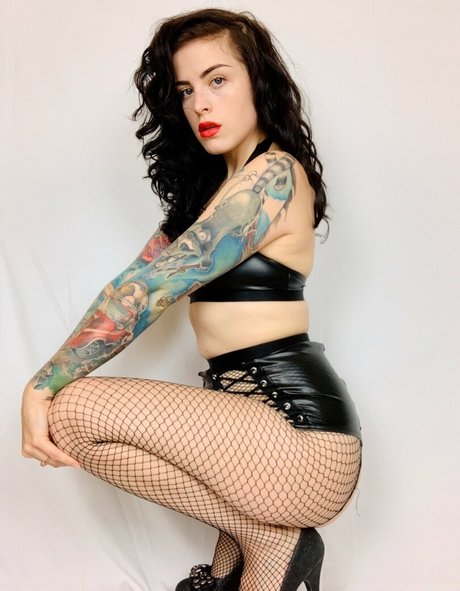 mollydarlingfree pretty actress gallery