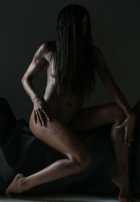 essencesoles model exclusive images