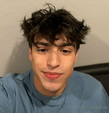 evillxe model nude picture