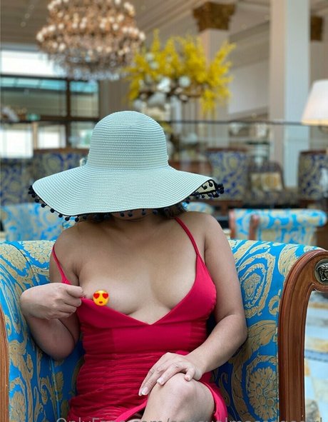 sensualmassagegirl model naked archive