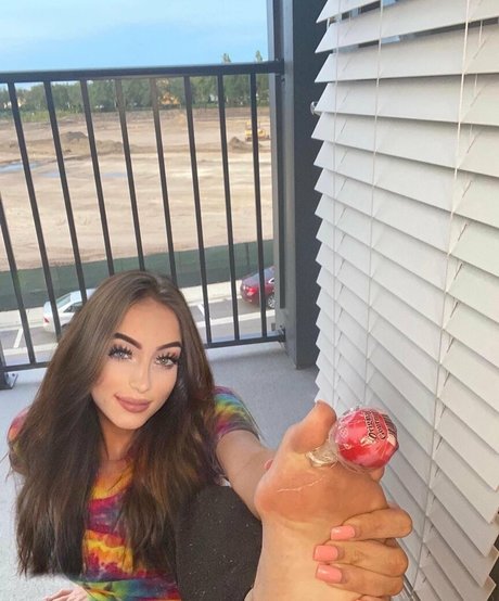 lilgirlbrookee star adult img