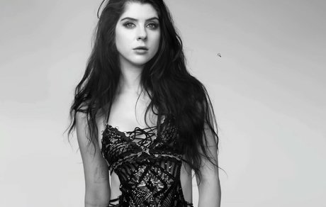 Bec Paws model exclusive gallery