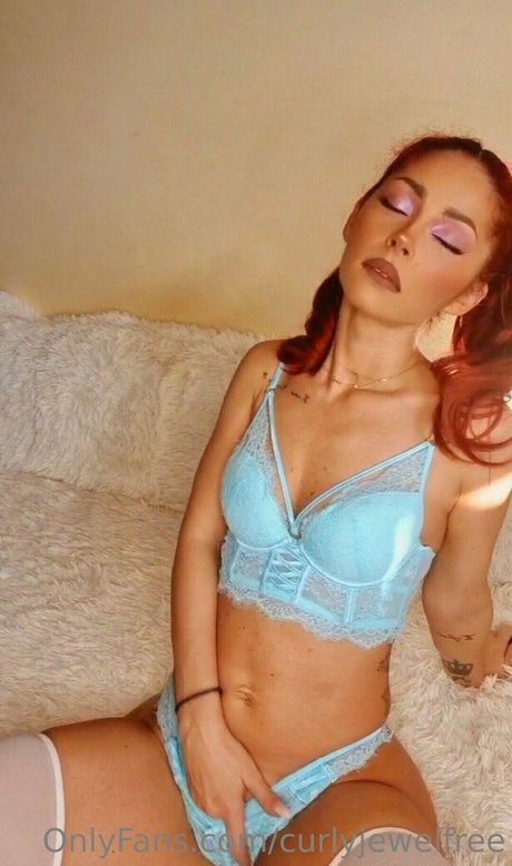 curlyjewelfree model perfect picture