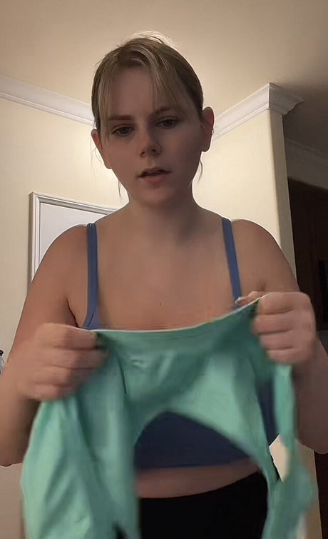 Emily V erotic actress photos