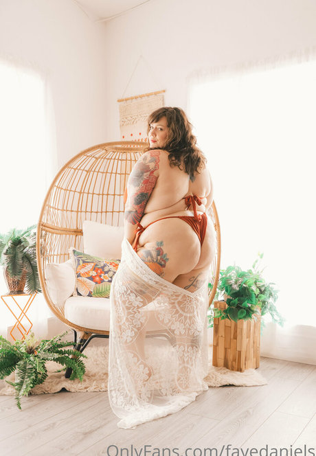 fayedaniels xxx model photo