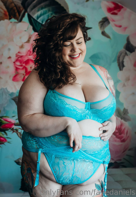 fayedaniels nudes pornstar image