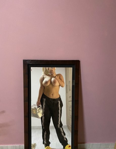 officialmila pornographic model img