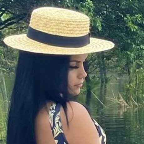 Bruna Butterfly model hd photo