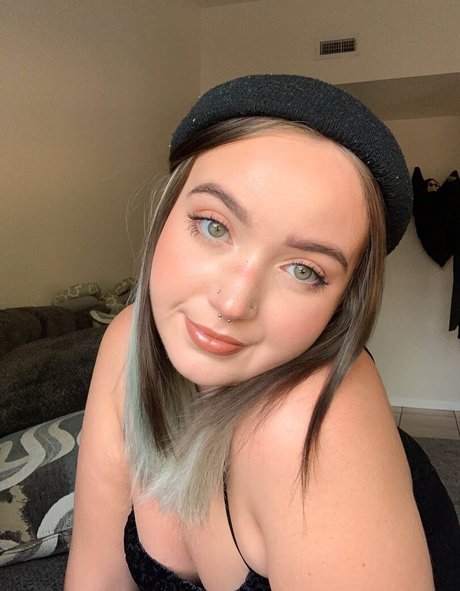 cowboytakemeaway pornstar pretty pic