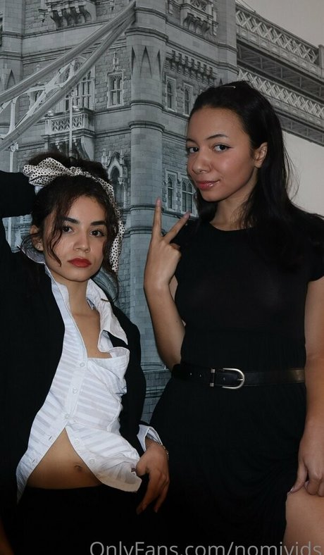 nomicakes naked star galleries