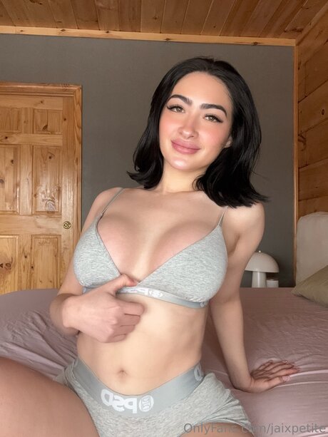 Jaixpetite model xxx pic