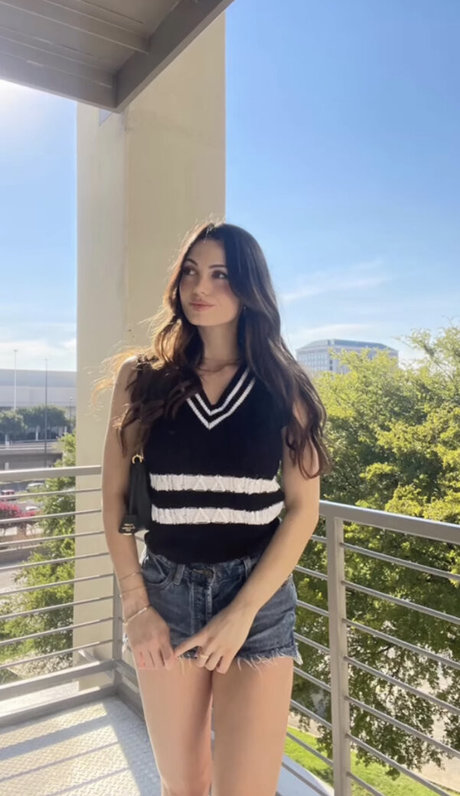 Fernanda Santini art star pic