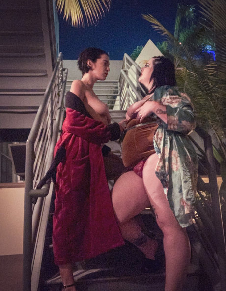 megzlegzz nude model galleries