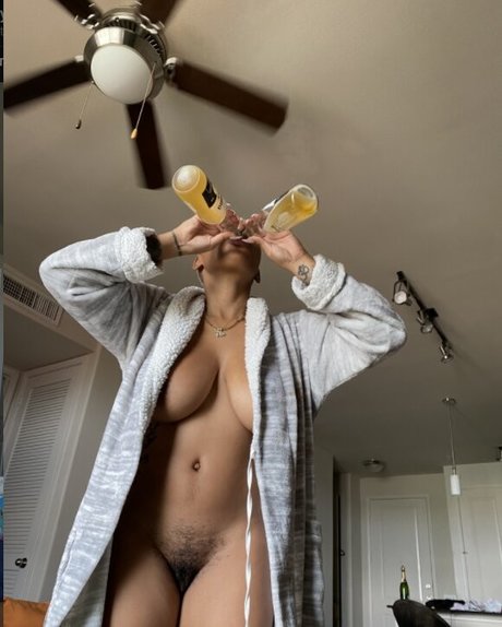 AllynRa model sexy photo