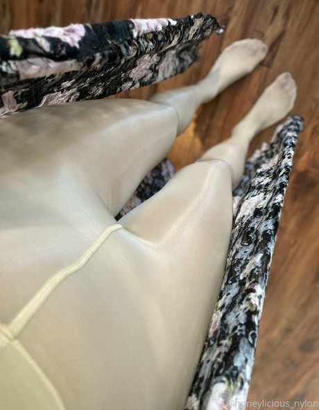 Simone Honey star pretty archive