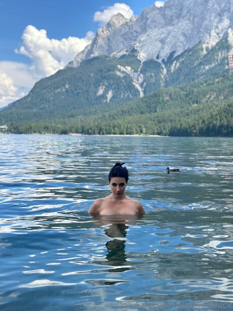 Sienna Black sexy actress archive