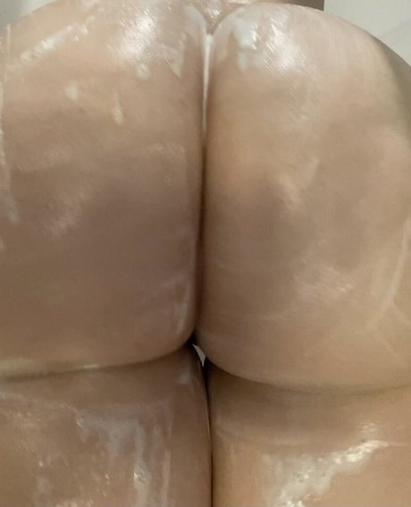 Uglybaby naked model image