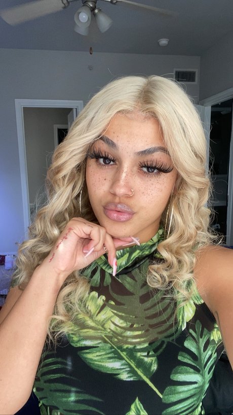 Ghana Mama star sex images