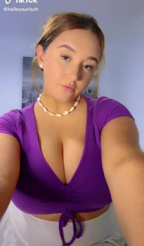 Hayley Aurisch nude model pictures