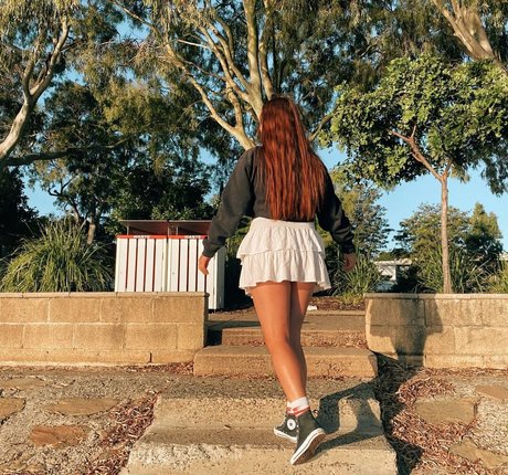 Hayley Aurisch top actress pic