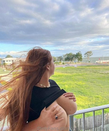 Hayley Aurisch nice actress picture