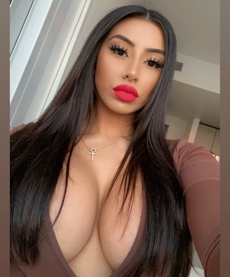 Princess Jasmin porn model gallery