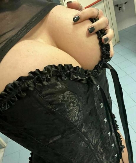 Lolapis sexy star image