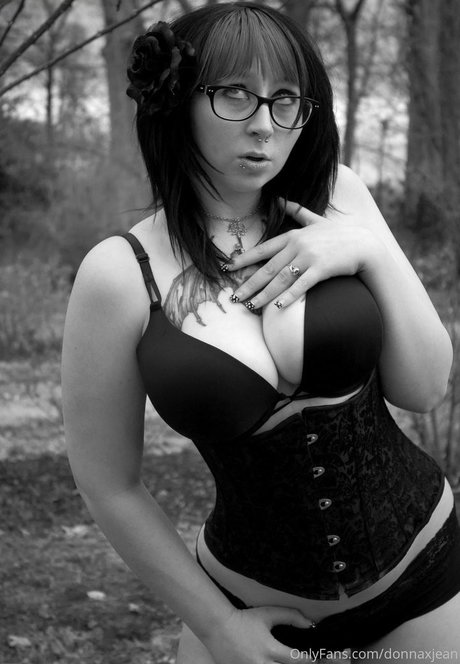 Donnaxjean model exclusive photos