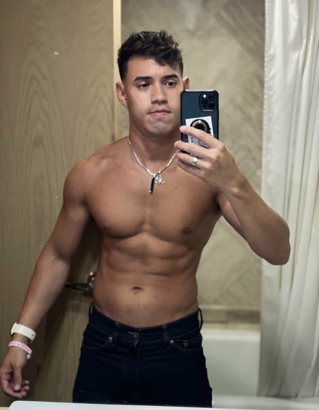 oliverhuntxxx erotic star image
